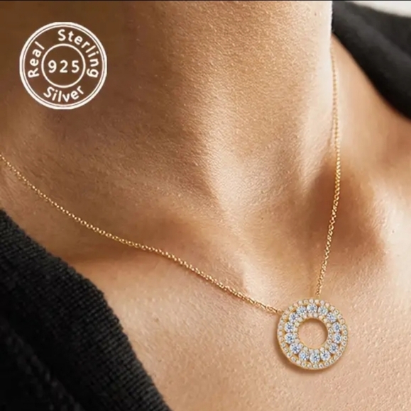 Moissanite Golden Circle Pendant Necklace - Picture 3 of 8